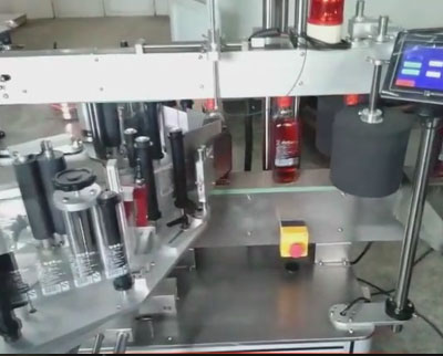 雙麵貼標機